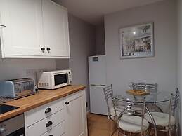 White Door Malt-Huku Kwetu (Dunstable)