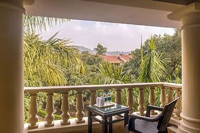 Hotel Kanha's Palm Springs