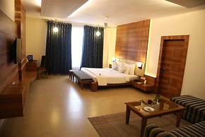 Hotel Kanha's Palm Springs