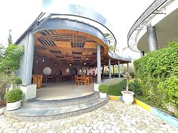 Hotel Kanha's Palm Springs