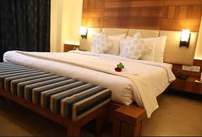 Hotel Kanha's Palm Springs