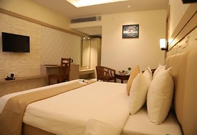 Hotel Kanha's Palm Springs