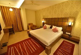 Hotel Kanha's Palm Springs