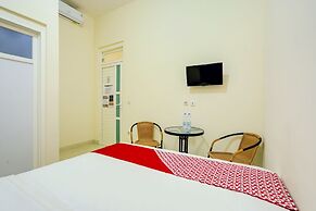 OYO 90173 Innapp Tenggilis Family Residence