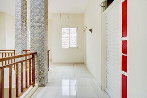 OYO 90173 Innapp Tenggilis Family Residence