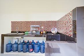 OYO 90173 Innapp Tenggilis Family Residence