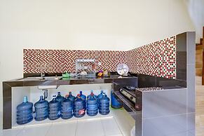 OYO 90173 Innapp Tenggilis Family Residence