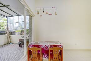 OYO 90173 Innapp Tenggilis Family Residence