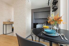 Stylish Apartment With AC by Renters