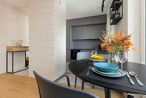 Stylish Apartment With AC by Renters