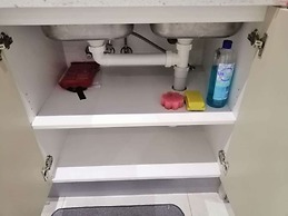 Close Airport Style Home