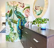 Close Airport Style Home