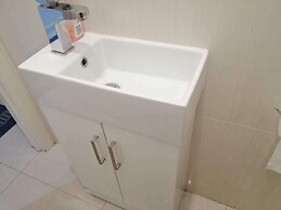 Close Airport Style Home