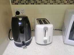 Close Airport Style Home