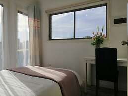 Close Airport Style Home