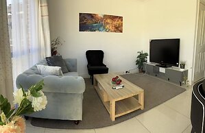 Close Airport Style Home