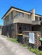 Close Airport Style Home