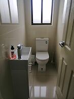 Close Airport Style Home