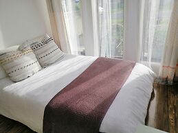 Close Airport Style Home