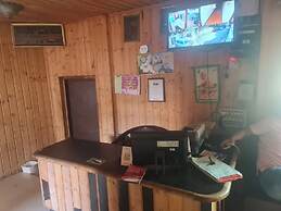 Goroomgo Ameera Srinagar