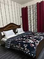 Goroomgo Ameera Srinagar