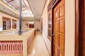 SPOT ON 92434 Puri Kasih Guest House Syariah