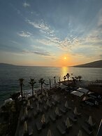 Joelle Premium Hotel