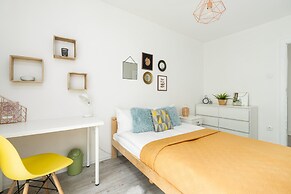 Poznan Apartment Near Old Zoo by Renters