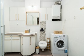 Poznan Apartment Near Old Zoo by Renters
