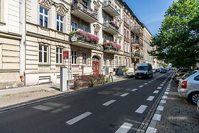 Poznan Apartment Near Old Zoo by Renters