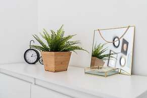 Poznan Apartment Near Old Zoo by Renters