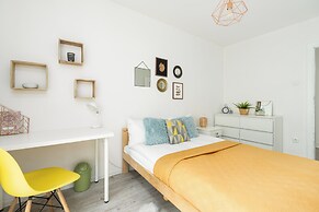 Poznan Apartment Near Old Zoo by Renters
