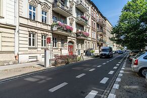 Poznan Apartment Near Old Zoo by Renters