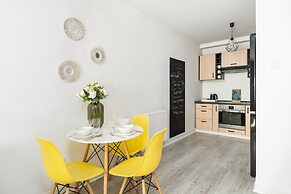 Poznan Apartment Near Old Zoo by Renters