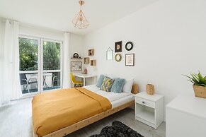 Poznan Apartment Near Old Zoo by Renters