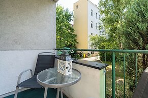 Poznan Apartment Near Old Zoo by Renters