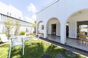 Casa a 50m da Praia com Churrasqueira