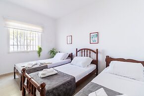 Casa a 50m da Praia com Churrasqueira