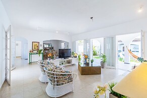 Casa a 50m da Praia com Churrasqueira