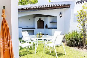 Casa a 50m da Praia com Churrasqueira