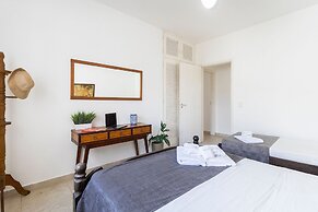 Casa a 50m da Praia com Churrasqueira