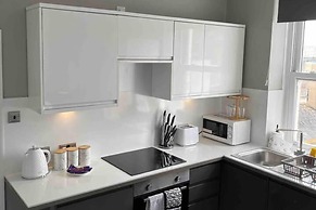 1-bed Apartment - Close to Beach - Free Parking