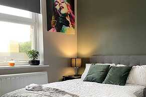 1-bed Apartment - Close to Beach - Free Parking