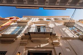 Casa Alhaja by Shiadu