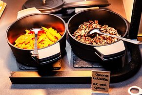 Casa Alhaja by Shiadu