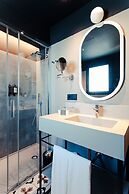 Casa Alhaja by Shiadu