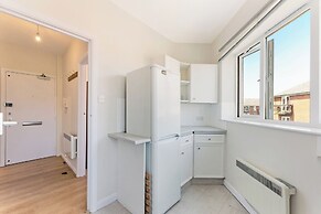 Luxe 1 bed Flat in Canada Water - Free Parking