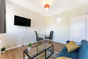 Luxe 1 bed Flat in Canada Water - Free Parking