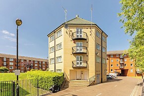 Luxe 1 bed Flat in Canada Water - Free Parking