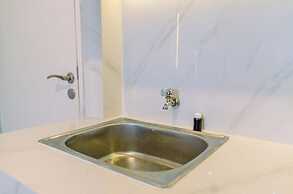 Comfort And Serene 2Br At Urban Heights Apartment